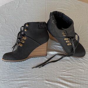 Nautica Black Wedge Ankle Boots with Wood-Stacked Heel